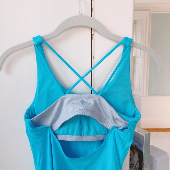 ivivva: blue tank with built in bra - Picture 2 of 2